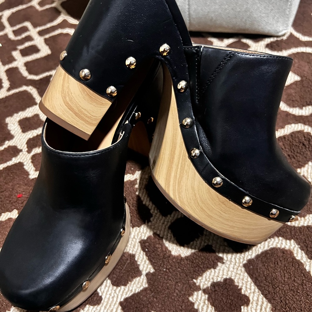Jessica Simpson Black and Tan Studded Mules size 8
